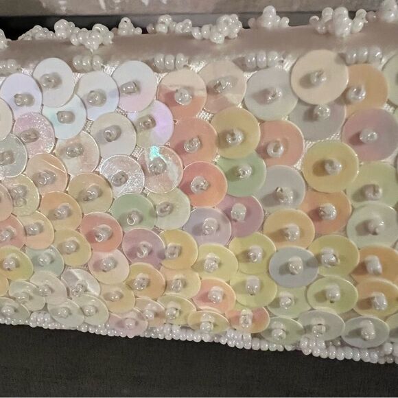 Vintage Beaded Pillbox Handbag ￼ - Picture 11 of 16